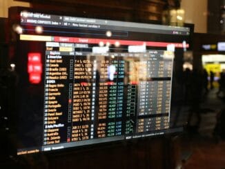 Why Wealthy Investors Choose Jewelry investment strategy visualization