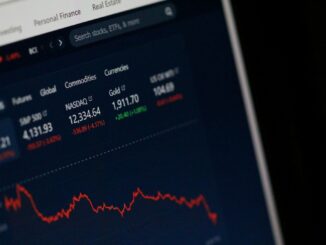 Tech Stock Volatility: Essential Strategies investment strategy visualization